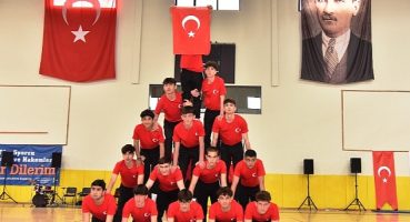 Kartepe'de düzenlenen 19 Mayıs Atatürk'ü Anma, Gençlik ve Spor Bayramı büyük bir coşkuyla kutlandı