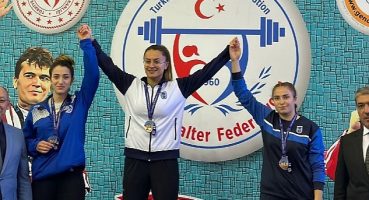 Kocaeli'nin haltercilerinden 2 gümüş madalya
