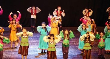 Küçükçekmece'de Halk Oyunları Festivali'ne Büyük İlgi