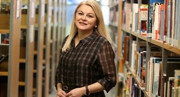 Prof. Dr. Deniz Ülke Arıboğan: “Toplumun en önemli özelliği, belirsizlikten statükoya doğru kayması" “Muhalif seçmeni de umutlandıracak, mutlu edecek bir yaklaşım zamanıdır"