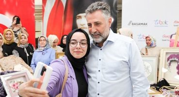 Bayraklılı kadınların el emeği ürünleri göz kamaştırdı