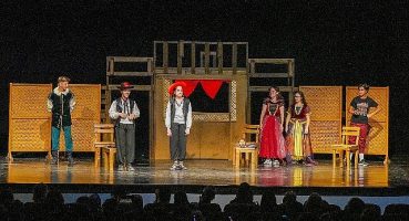 Gaziemir'de sahne çocukların