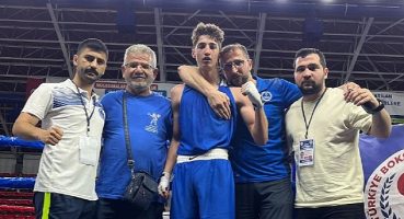 Kağıtsporlu boksörlerden 3 bronz