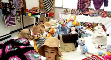 Olgun gençler el emeği eserlerini sergiledi