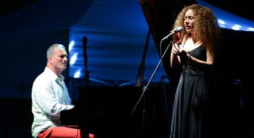 Ormanda caz müzikle keyifli gece