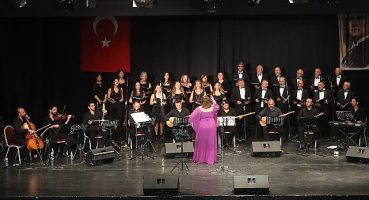 Antalya Büyükşehir Yaza Merhaba konseri düzenledi