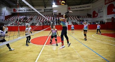 Bayraklı'nın spor kurslarına büyük ilgi