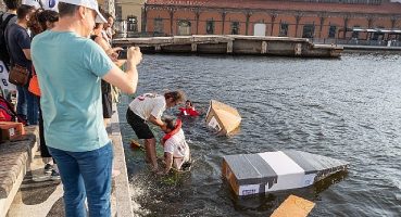 Kabotaj Bayramı'nda kartondan tekneler yarıştı