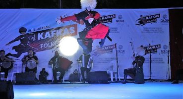 Kafkas Halk Oyunları Gölcük'te Resital sunacak