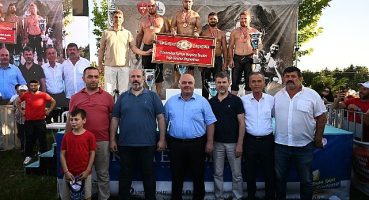 Kartepe'de Başpehlivan Zeybek