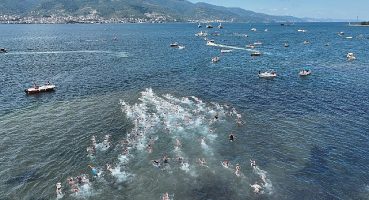 Kocaeli'nin iki yakası yüzlerce yüzücünün kulaçları ile birleşti