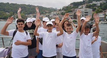 Kahramanmaraşlı çocuklar, Türkiye-Ukrayna Milli Basketbol maçında millileri desteklemek için İstanbul'da!