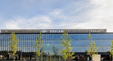 Şişecam Elektrikli Araçlara Özel Üreteceği Camlarla Temiz Geleceğe Katkı Sağlayacak