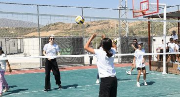 Team Paribu ve İhtiyaç Haritası, Hatay'da 400 çocuk ve gencin faydalanacağı spor alanı inşa etti