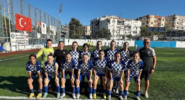 Konak Belediyespor U17 Kız Futbol Takımı şampiyonluk yolunda