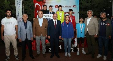 Cumhuriyetin 100. Yılına Özel Laser Run Yarışları Atatürk Botanik Bahçesi'nde düzenlendi