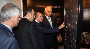 Bakan Ersoy, Konya Büyükşehir Darü'l-Mülk Sergi Sarayı'nı Gezdi