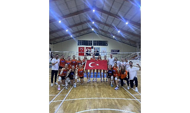 eczacibasi-2-lig-voleybol-takimi-haftayi-galibiyetle-kapadi.jpg