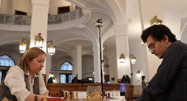 Satrancın ustaları hamlelerini Cumhuriyetin 100. yılı için yapıyor 