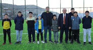 Yahyalı'da Halı Saha yapımları devam ediyor