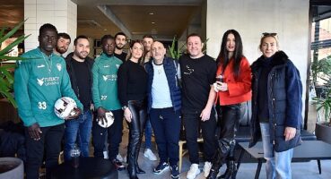 Avrupa ve Türk futbolunun ünlü ismi Nihat Kahveci  Kıbrıs'ta Miracle Değirmenlik Spor Kulübü'nü ziyaret etti