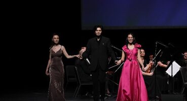 Çev sanat'ın “100. yıl cumhuriyet konseri”nde genç sanatçılar, keman virtüözü Maxim Vengerov'la sergiledikleri performansla dinleyicileri büyülediler