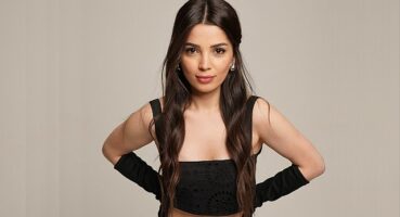 Güzel Oyuncu Banu Karagöz Amerika Yolcusu