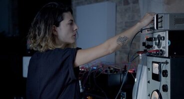 AH! Kosmos'tan Akbank Sanat'a Özel Ambient Seti İle 2 Performans