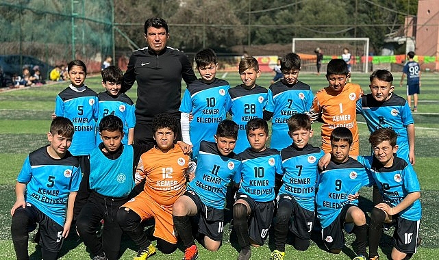 kemer-belediyesi-futbol-okulundan-hazirlik-macinda-bir-duzine-gol.jpg