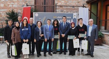 Liseliler en güzel şiirlerini Osmangazi'de okudu