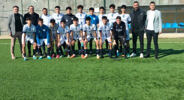 Selçuk Şahin, Yenişehir Belediyesi U16 Futbol Takımı'nın maçını izledi