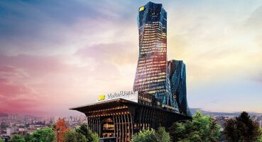 Fullstack Bootcamp 2023'ü başarıyla tamamlayan 3 genç, kariyerlerine VakıfBank'ta devam edecek