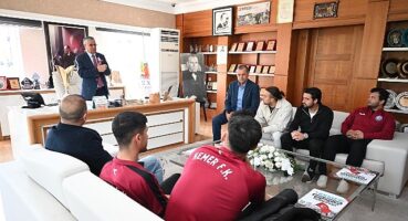 Şampiyon, Kemer 2020 Futbol Kulübü'nden Başkan Topaloğlu'na ziyaret