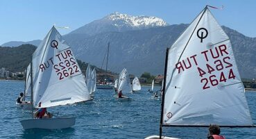 Yat ve yelken sporu Kemer'de gelişiyor