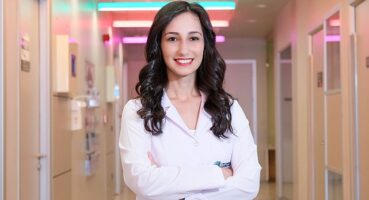 Bayram sonrası eski beslenme düzenine adım adım geçin! Bayram ziyaretlerinde hamur işi ve yağlı yiyeceklerden uzak durun!