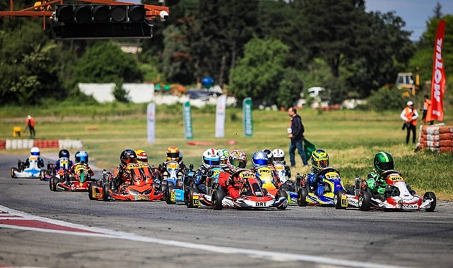 karting-sezonuna-coskulu-acilis.jpg