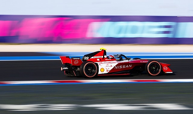nissan-formula-e-takimi-misanodan-zaferle-dondu.jpg