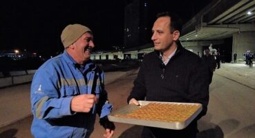 Başkan Eşki’den işçilere gece yarısı sürprizi