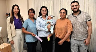 Bornova Belediyesi’nden yeni doğanlara özel hediye paketi