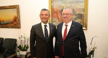 edremit-belediye-baskani-mehmet-ertas-ankarada-chp-genel-baskani-ozgur-ozel-ile-gorustu.jpg