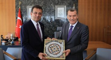 Ekrem İmamoğlu, Zeytinburnu Belediye Başkanı Ömer Arısoy’a tebrik ziyaretinde bulundu
