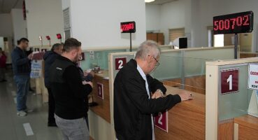 Keçiören Belediyesi, ilçede vergi mükellefi olan vatandaşlara kolaylık sağlamak için birçok zabıta karakoluna ödeme noktası kurdu