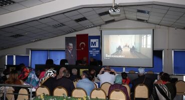 Konya Büyükşehir’den Görme Engelliler İçin Sesli Betimlemeli Film Etkinliği