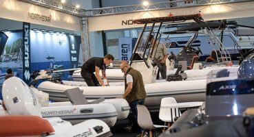 Milyonluk tekneler İzmir'de vitrine çıktı