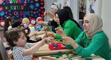 Miniklerden Anneler Günü Hediyesi