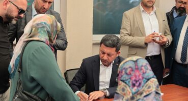 nevsehir-belediye-baskani-rasim-arinin-goreve-gelmesinin-ardindan-uygulamaya-baslattigi-mobil-baskanlik-ofisi-ile-gonulleri-yine-fethetti.jpg