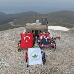 osmangazili-dagcilar-19-mayisi-uludag-zirvede-kutladi.jpg