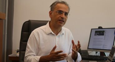 Yapay zeka işsizlik endişesini tetikliyor! Yapay zeka, mavi yakalılardan sonra beyaz yakalıları tehdit ediyor!