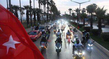 yenisehir-belediyesi-19-mayista-sehir-korteji-duzenledi.jpg